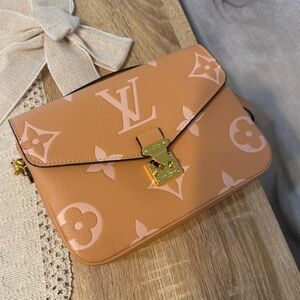 LV tan pochette Métis crossbody bag